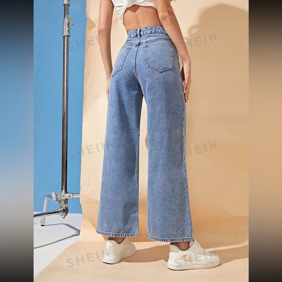 High Waist Wide Leg Straight Jeans - Picture 5 of 7